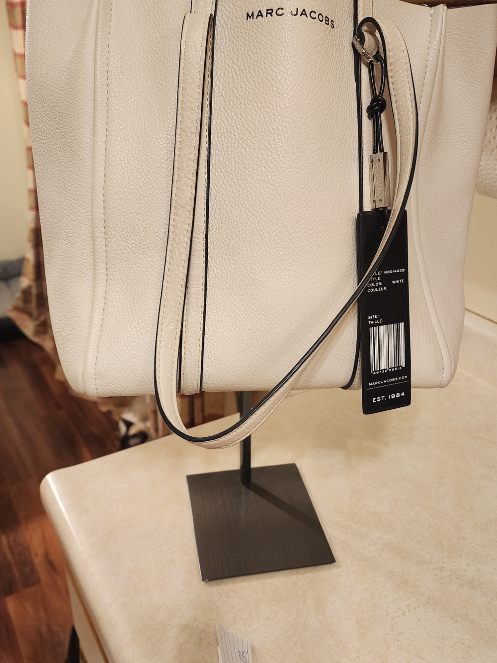 Marc Jacobs The Tag Tote In White Pebbled Leather - Picture 2 of 16